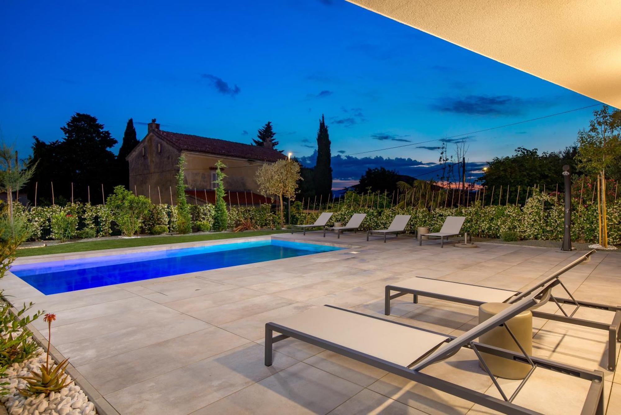 Apartmani Vila Mara M 1 Heated Pool Omišalj Exterior foto