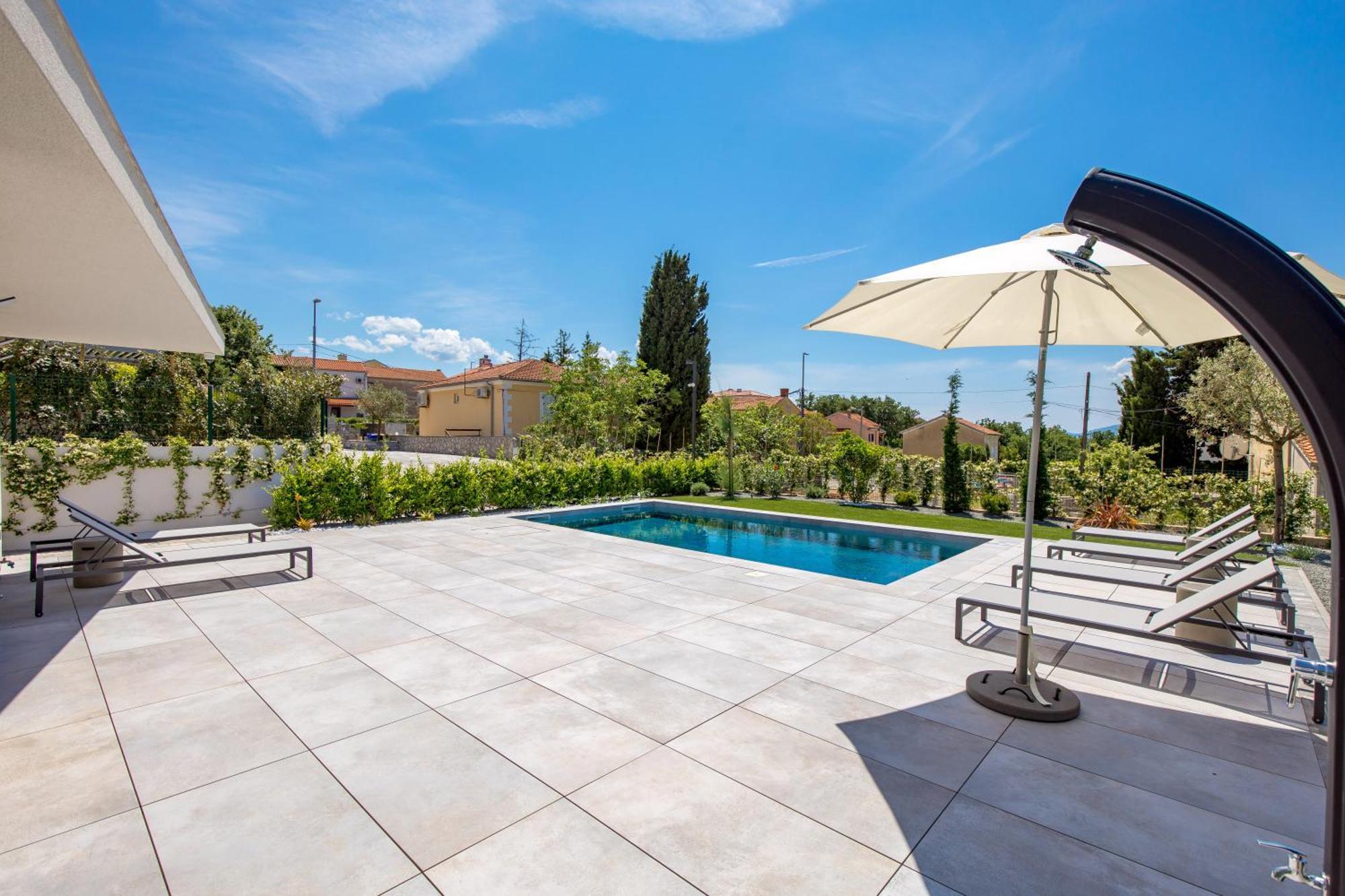 Apartmani Vila Mara M 1 Heated Pool Omišalj Exterior foto