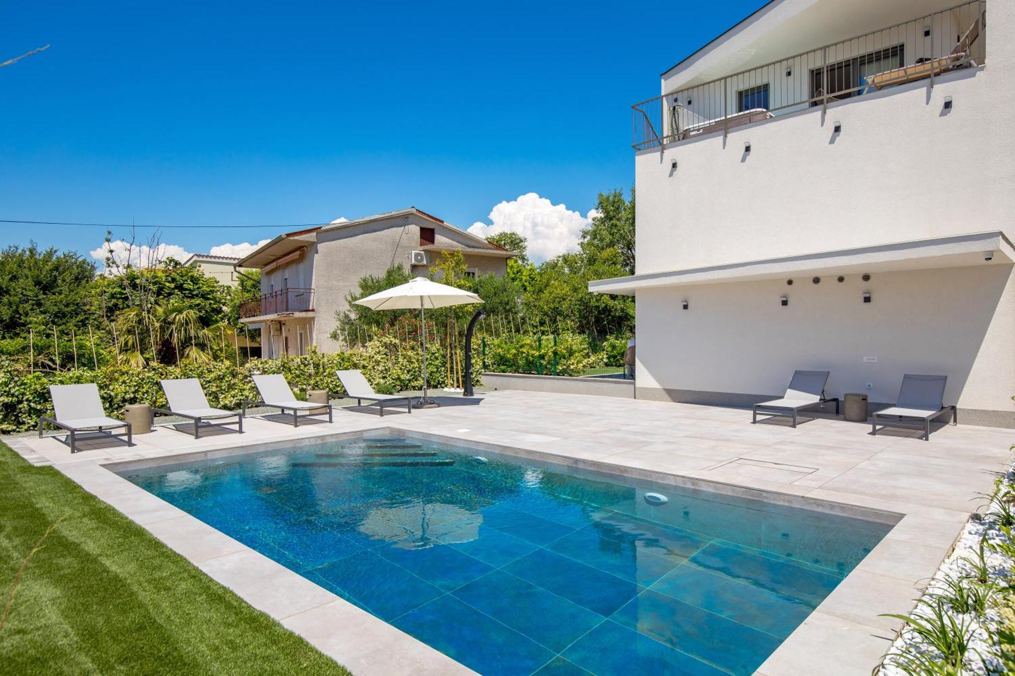 Apartmani Vila Mara M 1 Heated Pool Omišalj Exterior foto