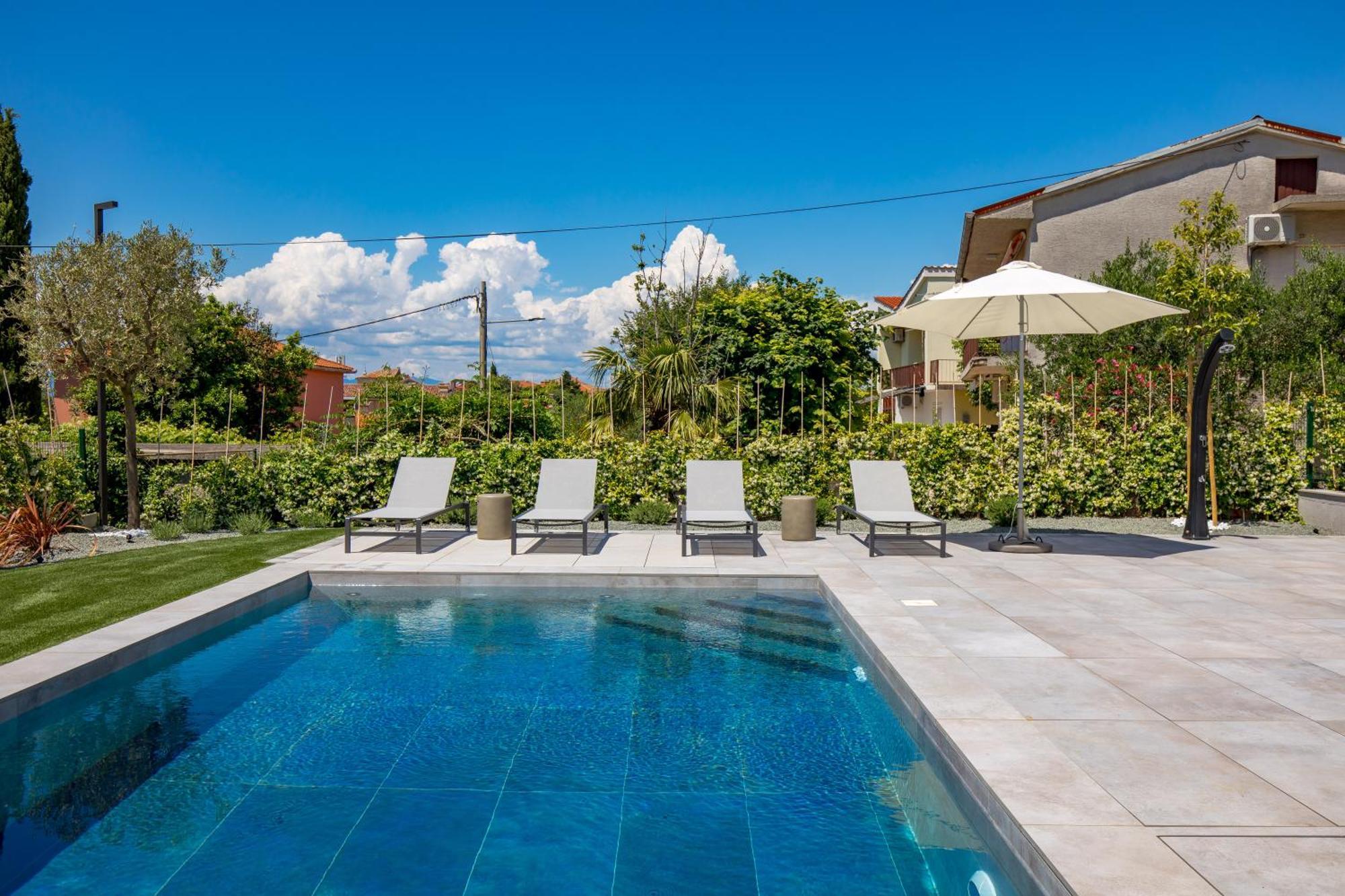 Apartmani Vila Mara M 1 Heated Pool Omišalj Exterior foto