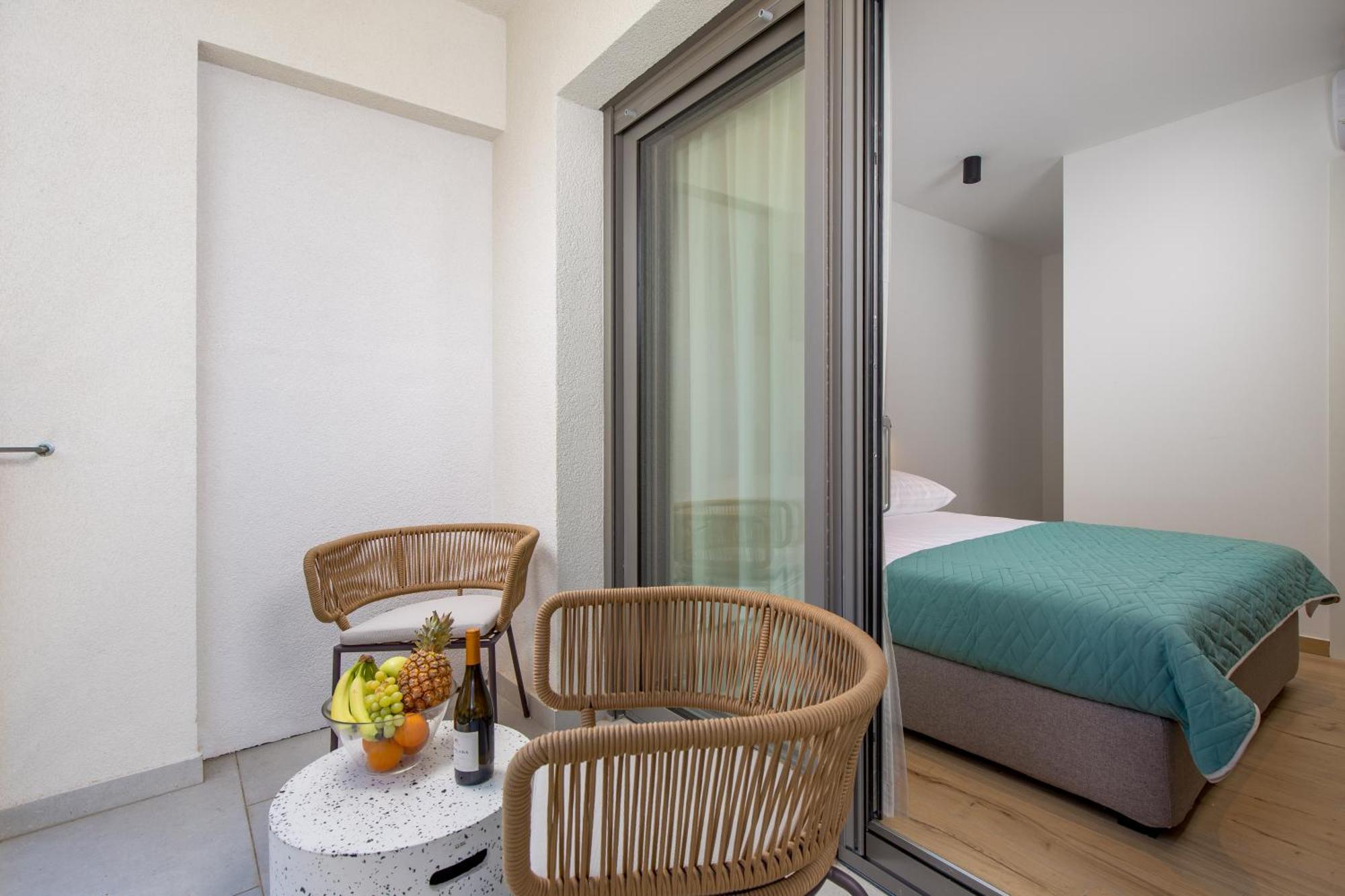 Apartmani Vila Mara M 1 Heated Pool Omišalj Exterior foto